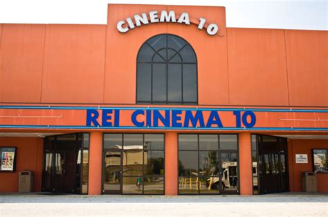 movie theater in greenwood